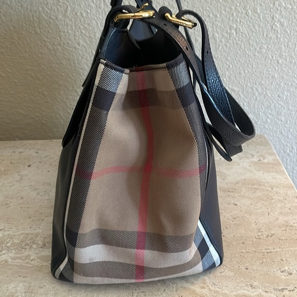 Burberry small leather tote - Picture 2 of 12